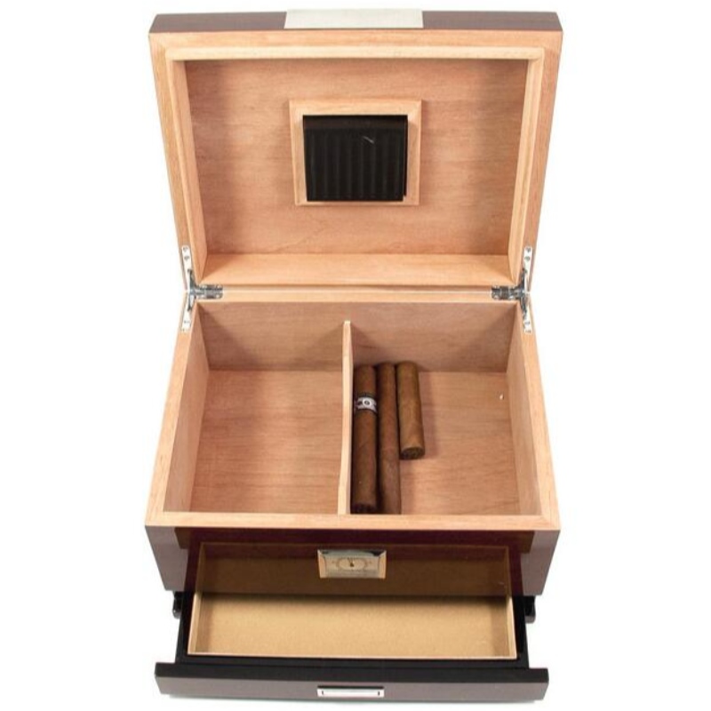 Walnut Cigar Humidor ja laatikko